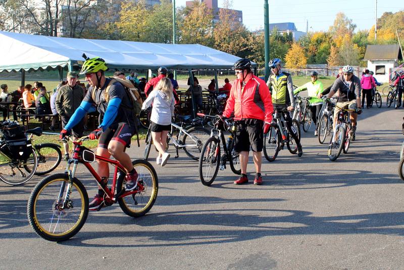 Z pivovaru vystartovaly v sobotu dopoledne stovky cyklistů na tradiční společenskou vyjížďku.