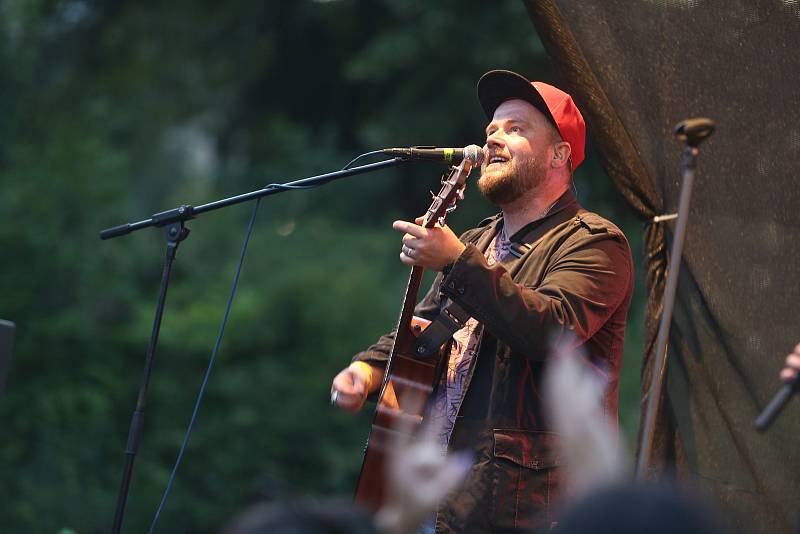 Koncert kapely UDG v Kostomlatech na Nymbursku.