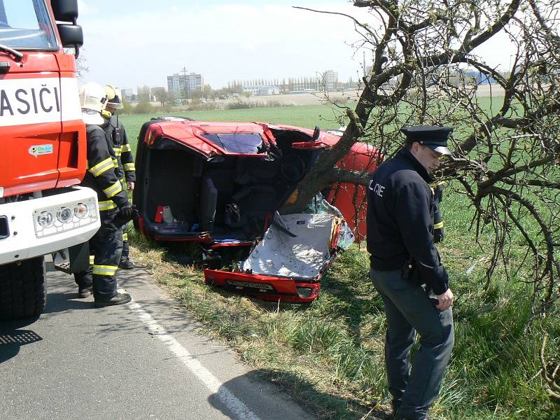 Vážná nehoda mezi Nymburkem a Kamenným Zbožím