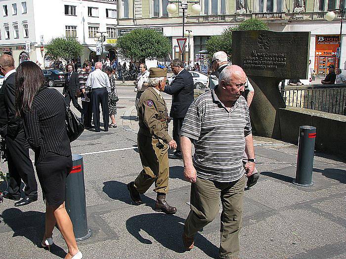 V poděbradském divadle Na Kovárně se konal ve středu v poledne pohřeb protikomunistického bojovníka Milana Paumera, třetího od Mašínů.