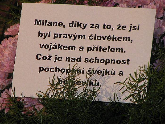 V poděbradském divadle Na Kovárně se konal ve středu v poledne pohřeb protikomunistického bojovníka Milana Paumera, třetího od Mašínů.