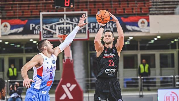 Basketbalisté Nymburka musí dnes v Lize mistrů zvítězit.