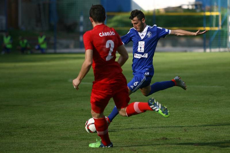 Z fotbalového utkání MOL Cupu Kolín - Králův Dvůr (0:1)