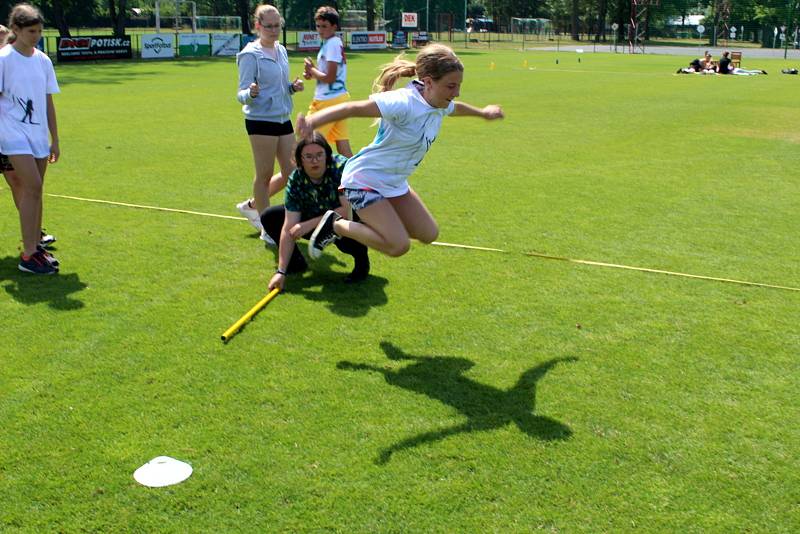 Sportovní týden pro nymburské děti připravili organizátoři na nymburském Vesláku. Ve středu dorazili šesťáci ze všech základních škol.