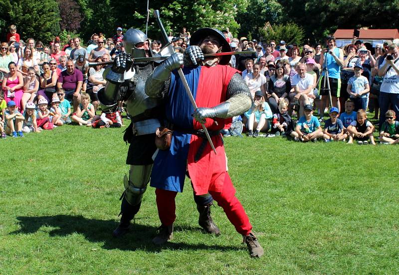 Zřejmě tradici nové akce založili v Nymburce v neděli odpoledne. Od letoška každý rok chtějí pořádat pod hradbami Nymburské historické slavnosti, které budou vždy tematické.