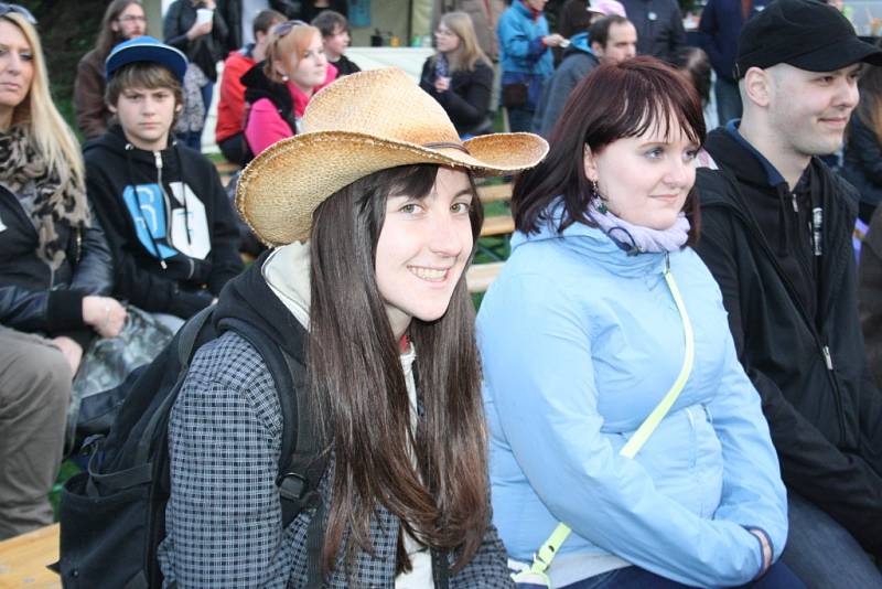 Nymburští gymnazisté přivítali jaro dalším ročníkem Majáles.