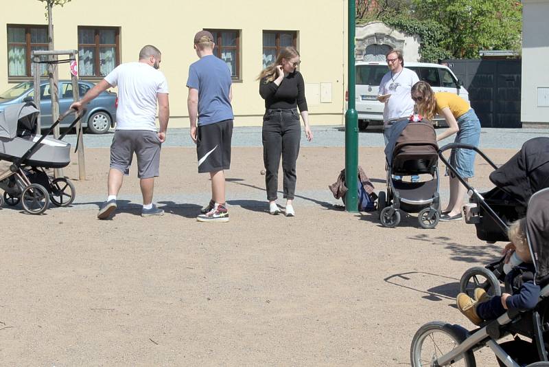 Kočárková jízda. Tak se v Nymburce jmenovala jedna z prvních veřejných akcí po uvolnění koronavirových opatření.