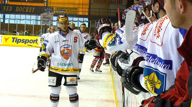 Nymburk viděl zápas dvou finalistů minulého ročníku Tipsport extraligy mezi Spartou a Pardubicemi. Zápas skončil lépe pro Spartu.Vyhrála 4:3. 