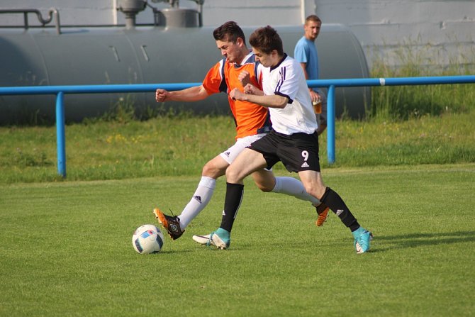 Z fotbalového utkání I.B třídy Sadská - Milovice (1:0)