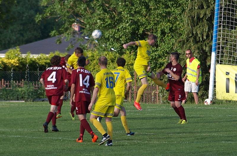 Z fotbalového utkání krajského přeboru Vykáň - Bohemia Poděbrady (1:4)