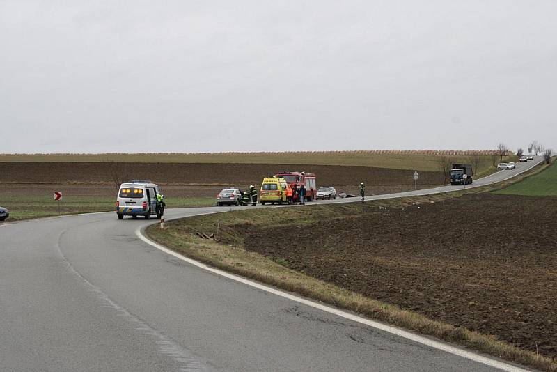 V sobotu po jedenácté dopoledne došlo na silnici z Jiřic na Benátky nad Jizerou k vážné dopravní nehodě.