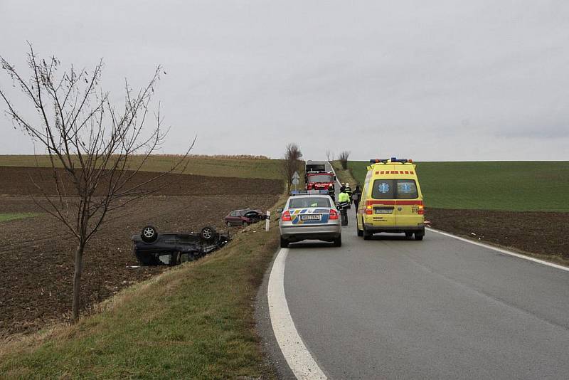 V sobotu po jedenácté dopoledne došlo na silnici z Jiřic na Benátky nad Jizerou k vážné dopravní nehodě.