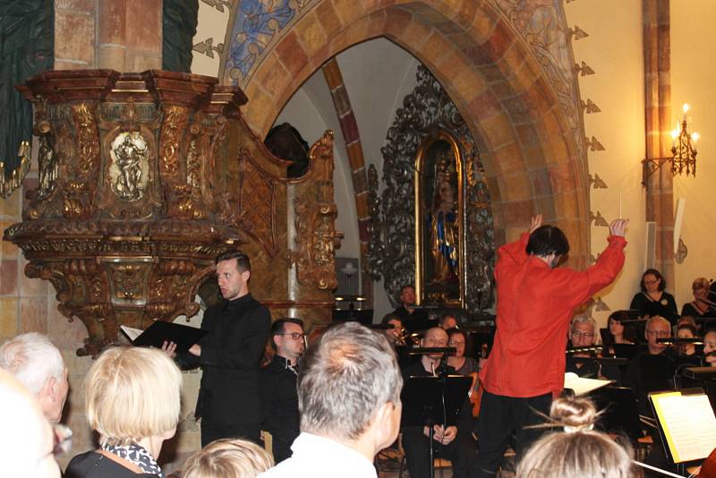 Z koncertu sboru Vox Nymburgensis v chrámu sv. Jiljí v Nymburce.
