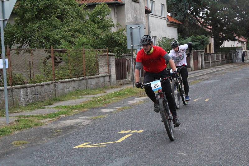 Cyklistický závod na horských kolech Hořátevská rovina.