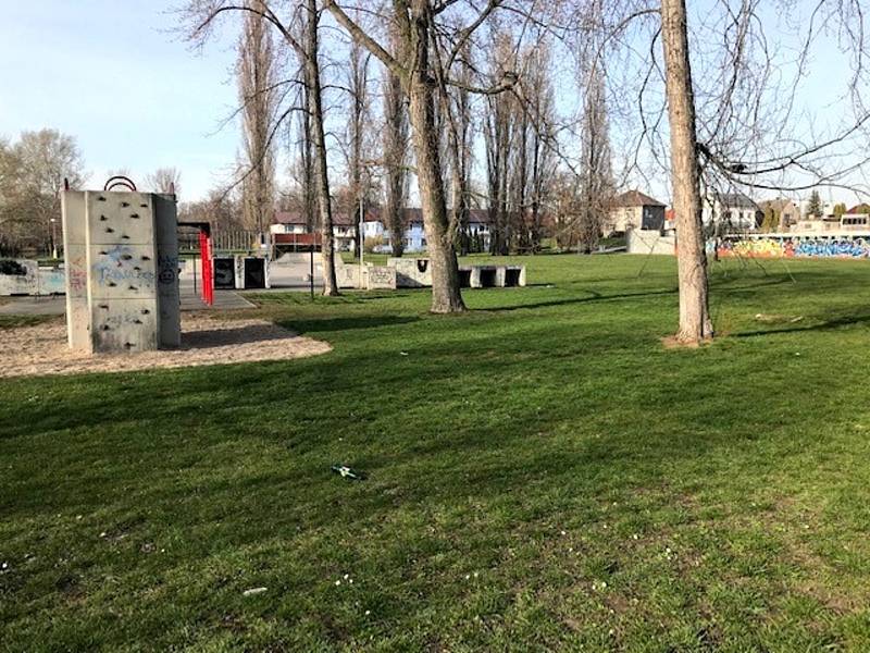 V Nymburce usilují o Dog park, v Poděbradech o workoutové hřiště u Labe.