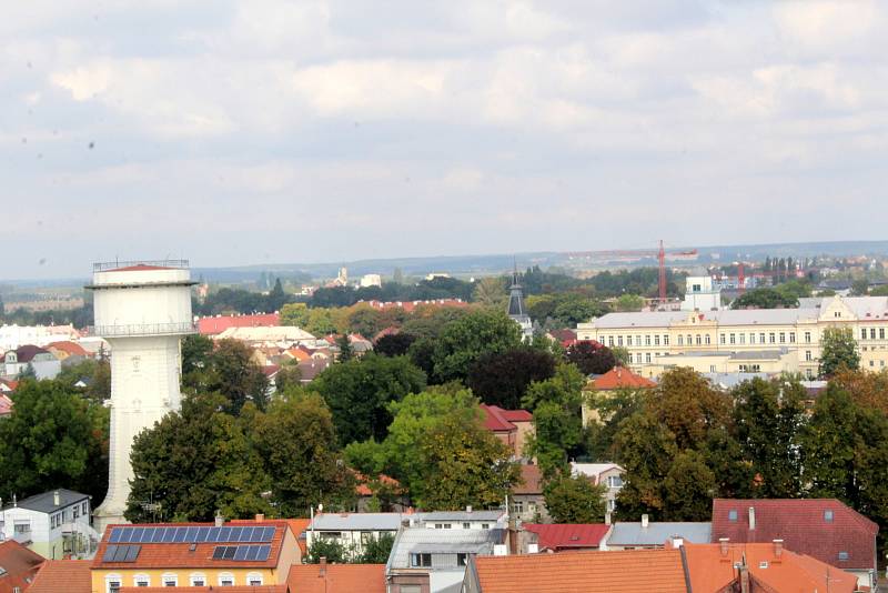 Výhled z věže kostela sv. Jiljí v Nymburce.