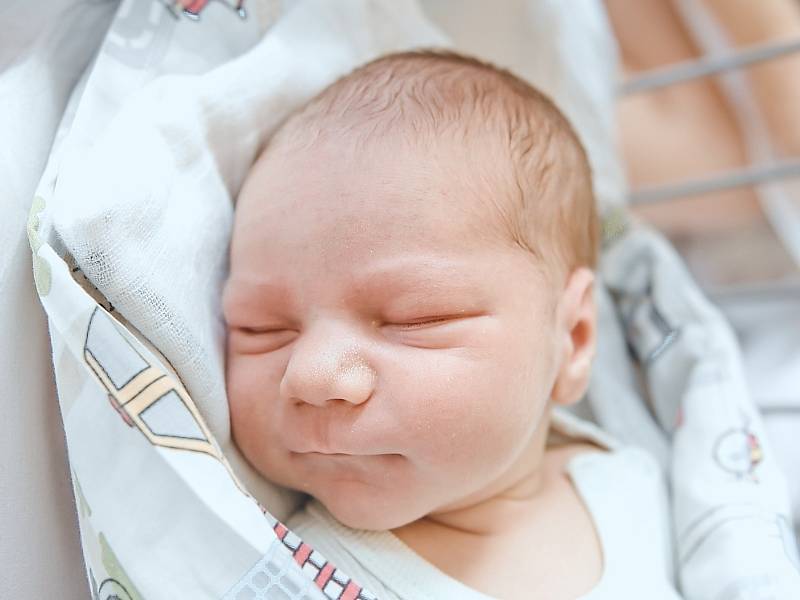 Kryštof Drábek se narodil v nymburské porodnici 10. září 2022 v 20:33 hodins váhou 3660 g a mírou 51 cm. Do Opolánek prvorozený chlapeček odjel s maminkou Kateřinou a tatínkem Martinem.