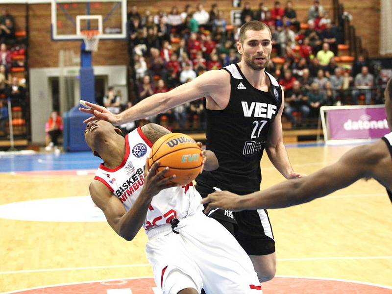 Z basketbalového utkání Ligy mistrů Nymburk - VEF Riga (75:56)