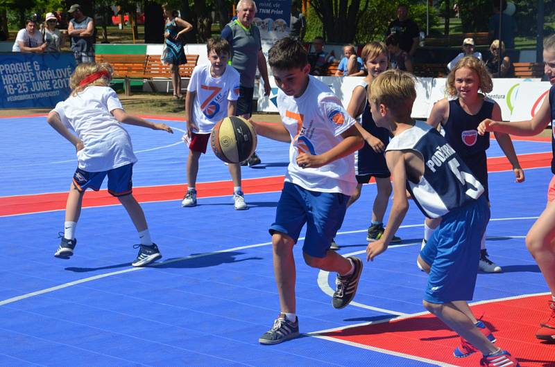 Basketbalový klub z Poděbrad oslavil sedmdesáté narozeniny.