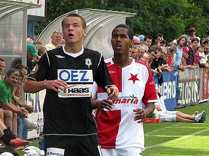 Z fotbalového turnaje O pohár starosty města Čelákovice. Utkání mezi Slávií Praha a Jabloncem (2:0).