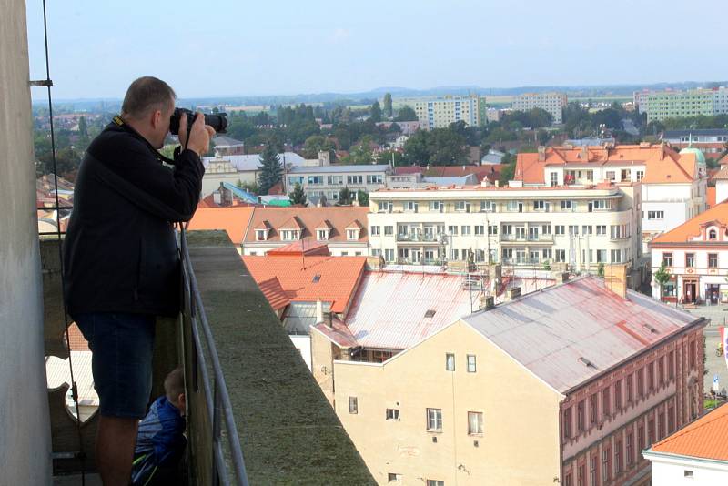 Výhled z věže kostela sv. Jiljí v Nymburce.