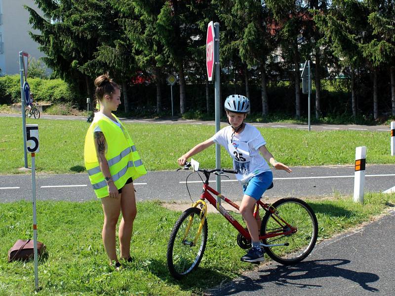 Z krajského kola soutěže Mladý cyklista v Nymburce.