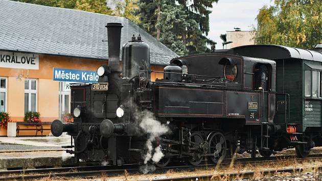 Do Městce Králové o víkendu dorazí parní vlak a kus historie. 