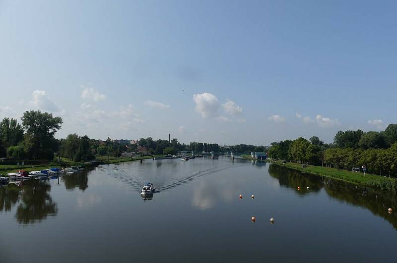 Letní pochod z Brandýsa nad Labem do Čelákovic.