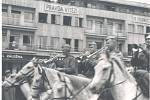 Unikátní fotografie z květnových událostí roku 1945 v Nymburce. Poznáte někoho?