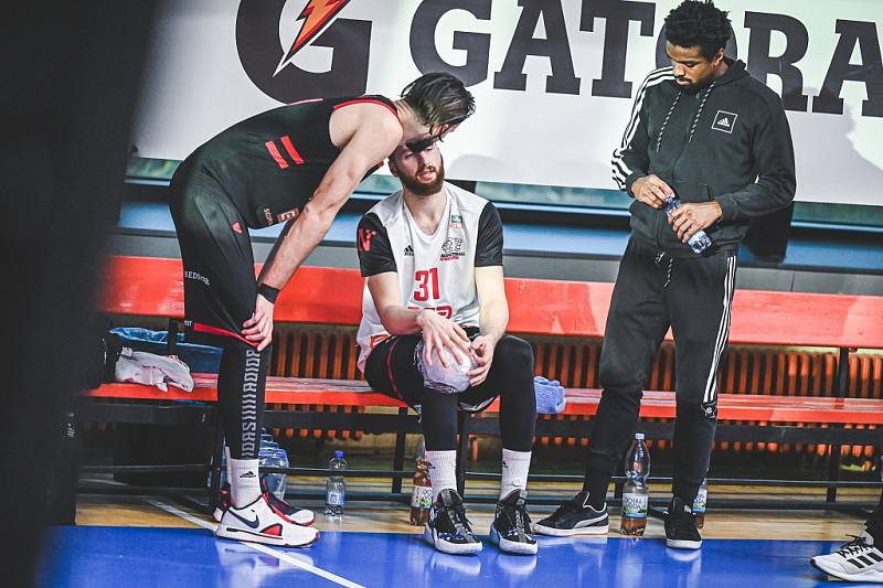 Z basketbalového utkání Kooperativa NBL USK Praha - Nymburk (80:85)