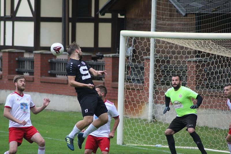 Z fotbalového utkání I.A třídy Slovan Poděbrady - Dolní Bousov