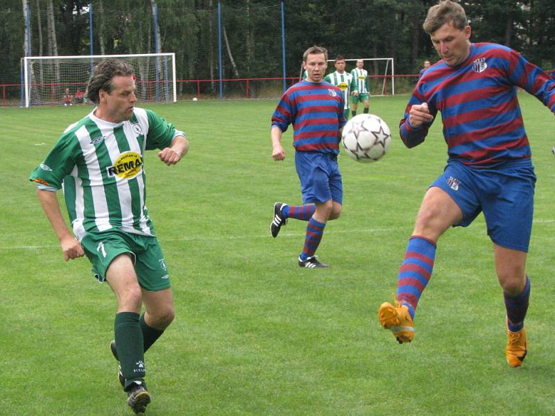 Z přátelského utkání Loučeň - stará garda Bohemians 1905 (5:5)