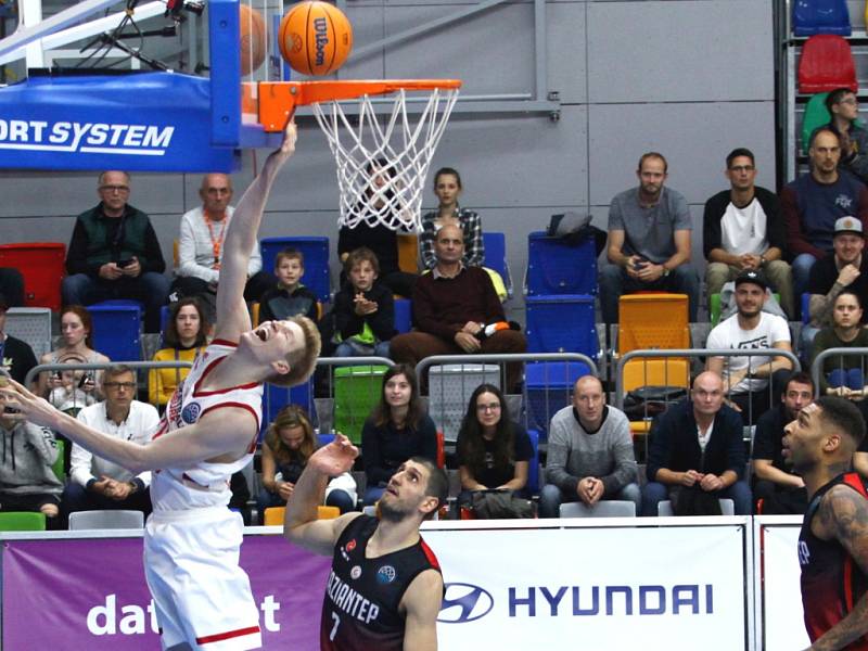 Z basketbalového utkání Ligy mistrů Nymburk - Gaziantep (74:72 pp)