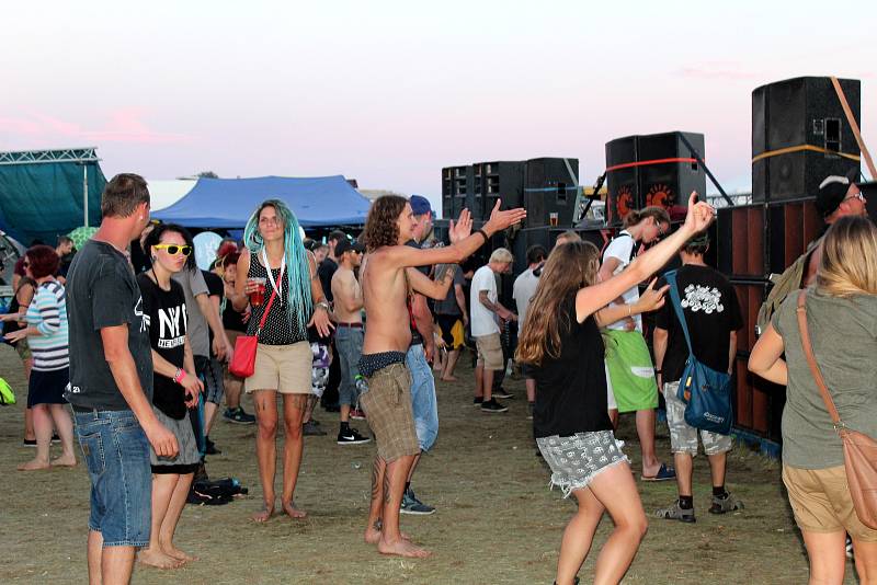 Policisté během soboty proti účastníkům nepovolené technoparty nezasáhli.