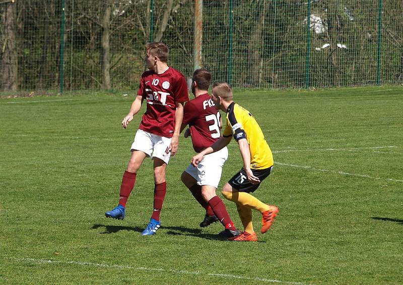 Z fotbalového utkání krajského přeboru Poříčí nad Sázavou - Bohemia Poděbrady (2:1)