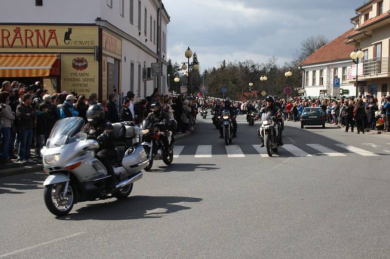 Motorkáři dorazili do Poděbrad