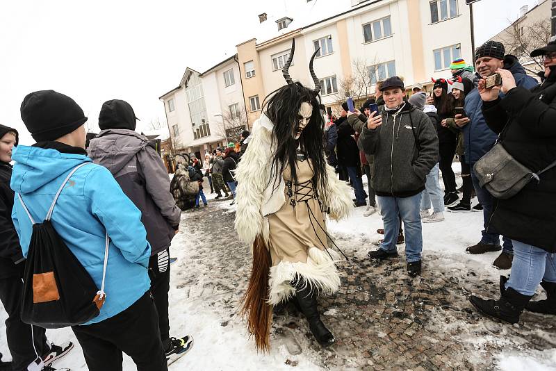 Krampus čerti v Lysé nad Labem v sobotu 4. prosince 2021.