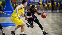 Z basketbalového utkání Kooperativa NBL Opava - Nymburk (100:98)