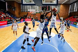 Z basketbalového utkání nadstavbové části NBL Nymburk - Ústí nad Labem (86:72)