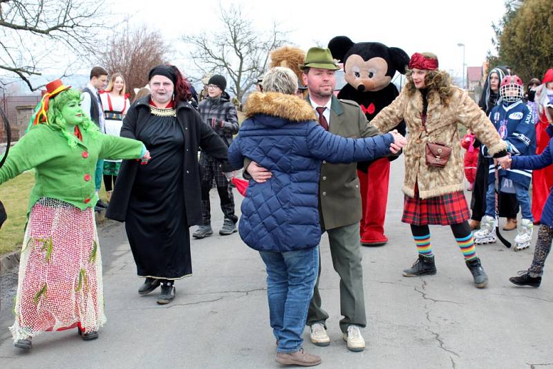 Masopustní průvod prošel Dobšicemi.