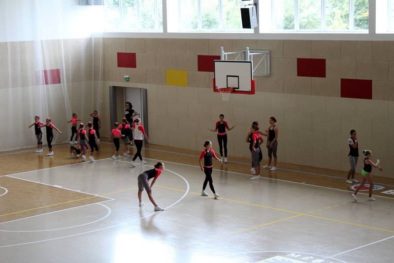 Sportovní hala byla otevřena před necelými dvěma lety. Nyní bude její střecha v rámci úspor osazena fotovoltaickými panely