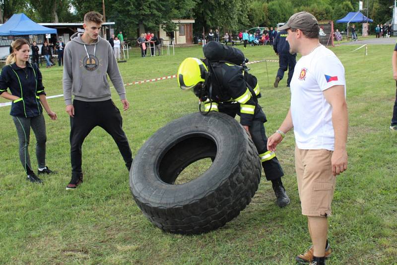 Už posedmé se konalo v poděbradské čtvrti Velké Zboží klání o Železného hasiče.