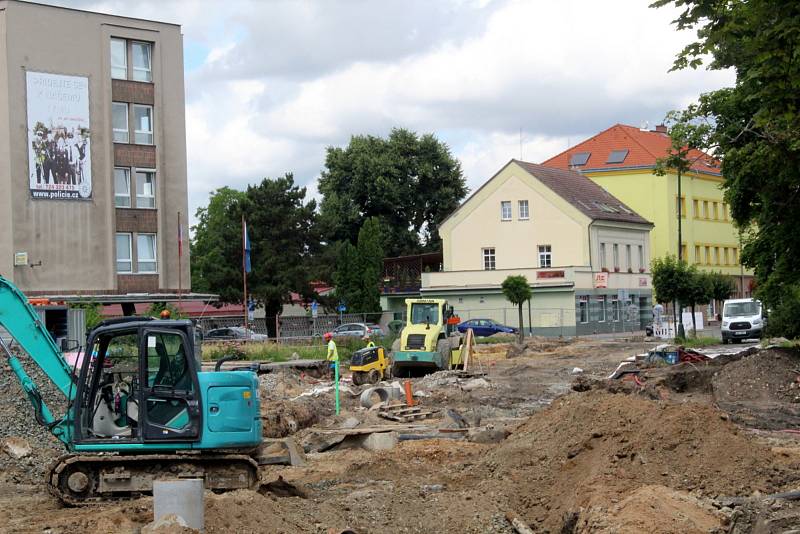 Situace na stavbě druhého kruhového objezdu.