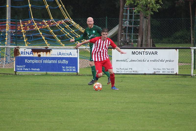 Z divizního fotbalového utkání Kutná Hora - Polaban Nymburk