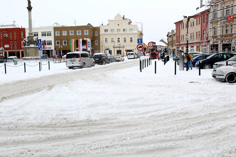 V noci na pondělí napadlo v Nymburce 10 centimetrů sněhu.