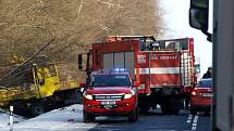 Nehoda u Nouzova si vyžádala život řidiče Škody Felicia.