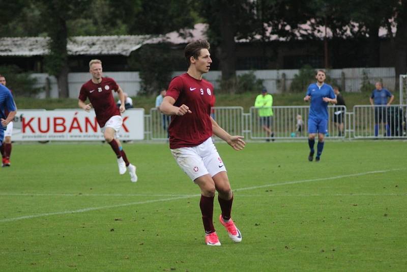 Z fotbalového utkání krajského přeboru Bohemia Poděbrady - Nespeky (4:4, na penalty 8:7)