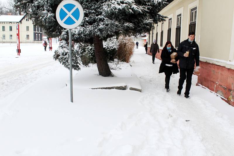 V noci na pondělí napadlo v Nymburce 10 centimetrů sněhu.