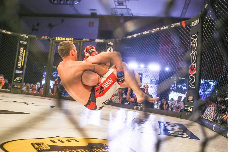 Galevečer MMA GCF 61 Cage Fight Nymburk se ve Sportovním centru konal v neděli 26. ledna.