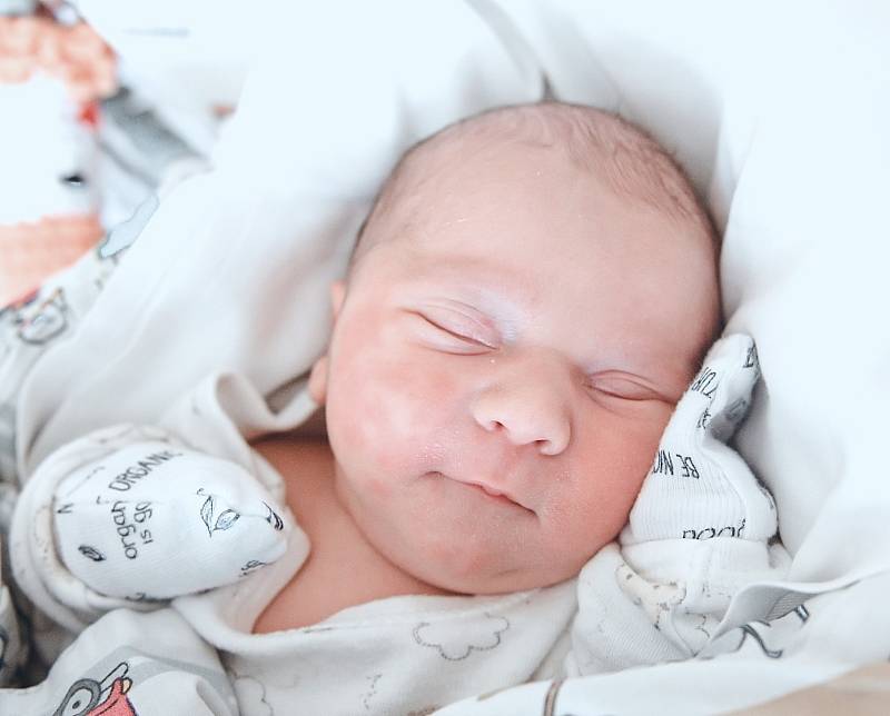 Dominik Termer z Jiřic se narodil v nymburské porodnici 20. dubna 2022 v 20:26 hodin s váhou 3460 g a mírou 48 cm. Z prvorozeného chlapečka se raduje maminka Hana a tatínek Václav.